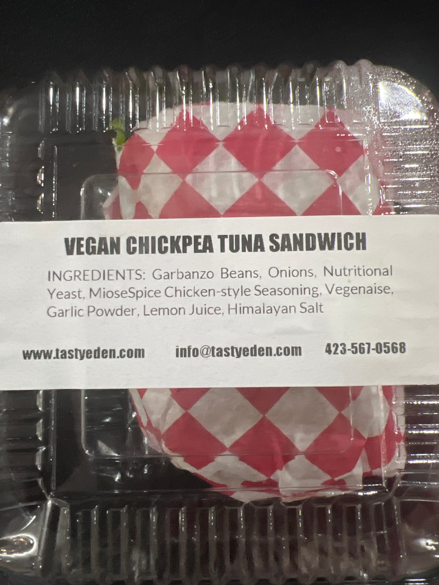 Vegan chickpea tuna sandwich